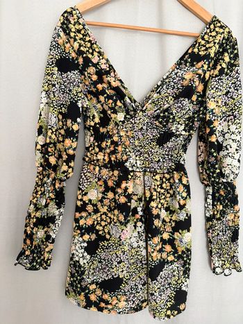 Combishort ASOS noire à fleurs