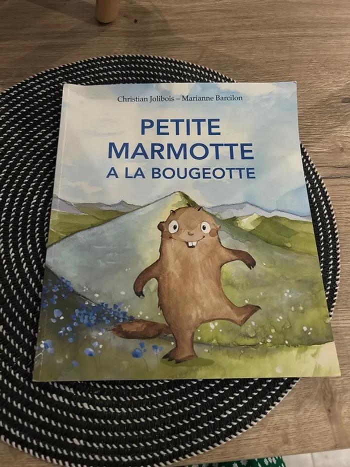 Petite marmotte à la bougeotte