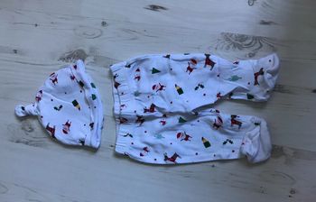 Pantalon de noël  bonnet bébé comme neuf 0/3 mois