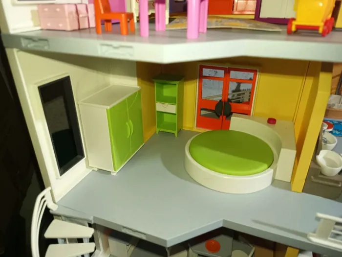 Lot maison Playmobil 9266 sur 3 étages + jardin - photo numéro 6