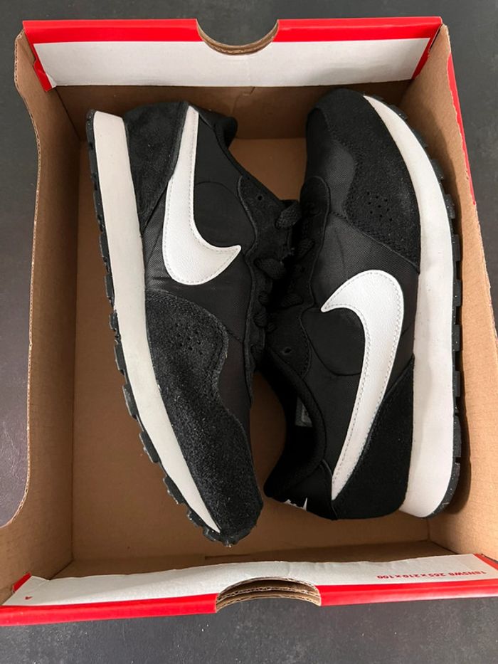 Basket Nike unisex taille 36.5 - photo numéro 11