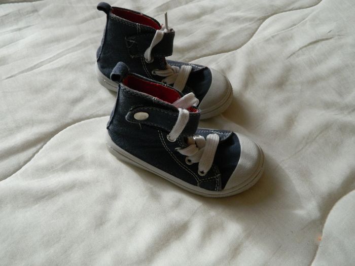 Basket bleu montante taille 21 - photo numéro 2