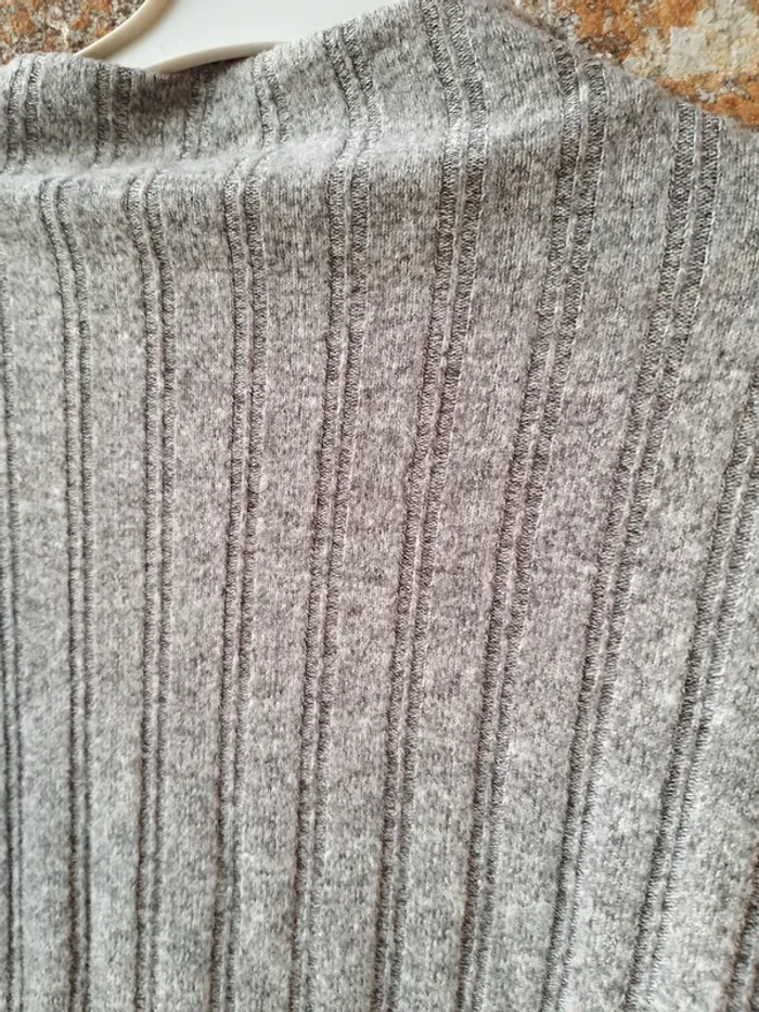 Pull femme gris - photo numéro 3
