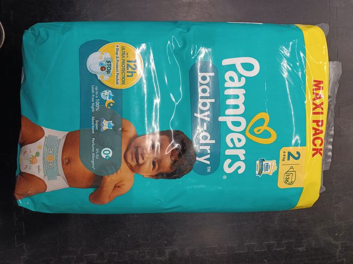 Maxipacks Pampers baby-dry Taille 2 / pack de 136 couches