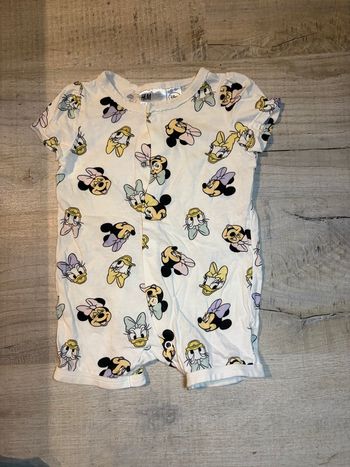 combi short disney - taille 6/9 mois