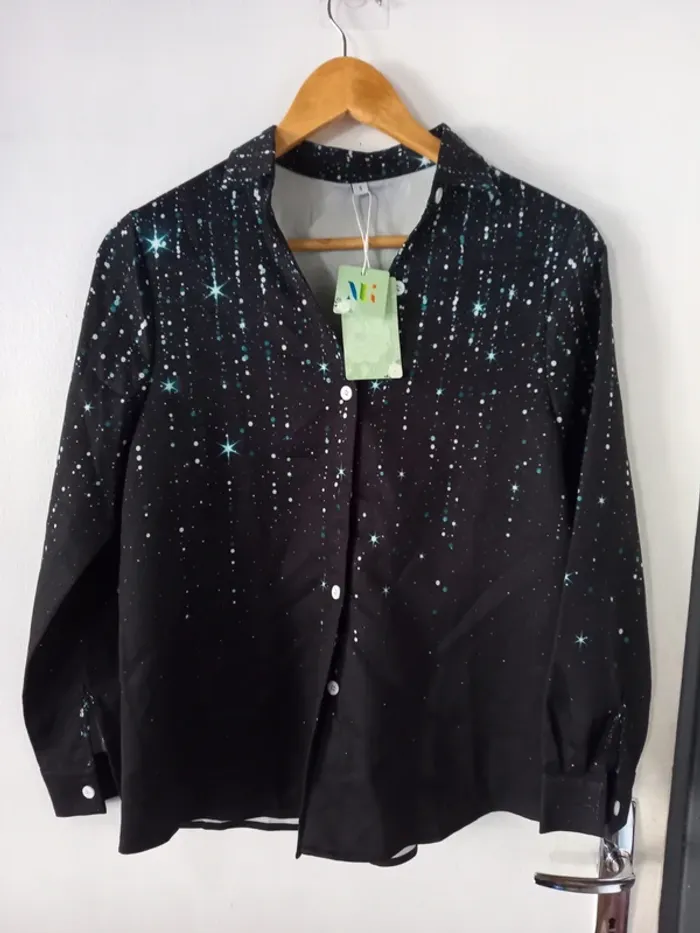 Chemise neuve en très bon état - photo numéro 1
