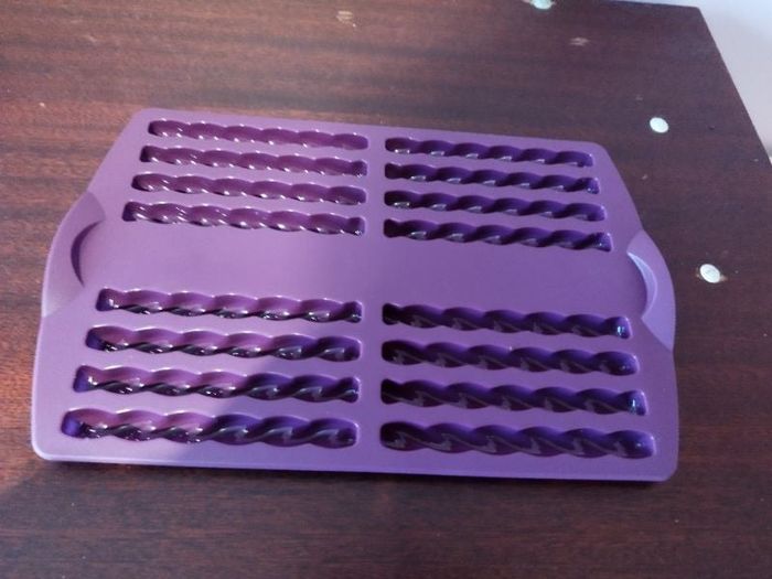 Moules à torsades tupperware