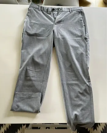 Pantalon classique gris Bershka Taille 28
