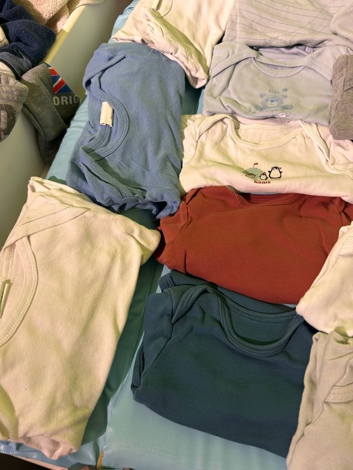 Lot de bodies manches longues 18 mois - photo numéro 6