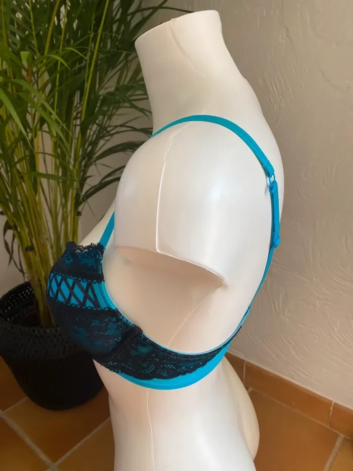 Soutien gorge noir et bleu - photo numéro 3
