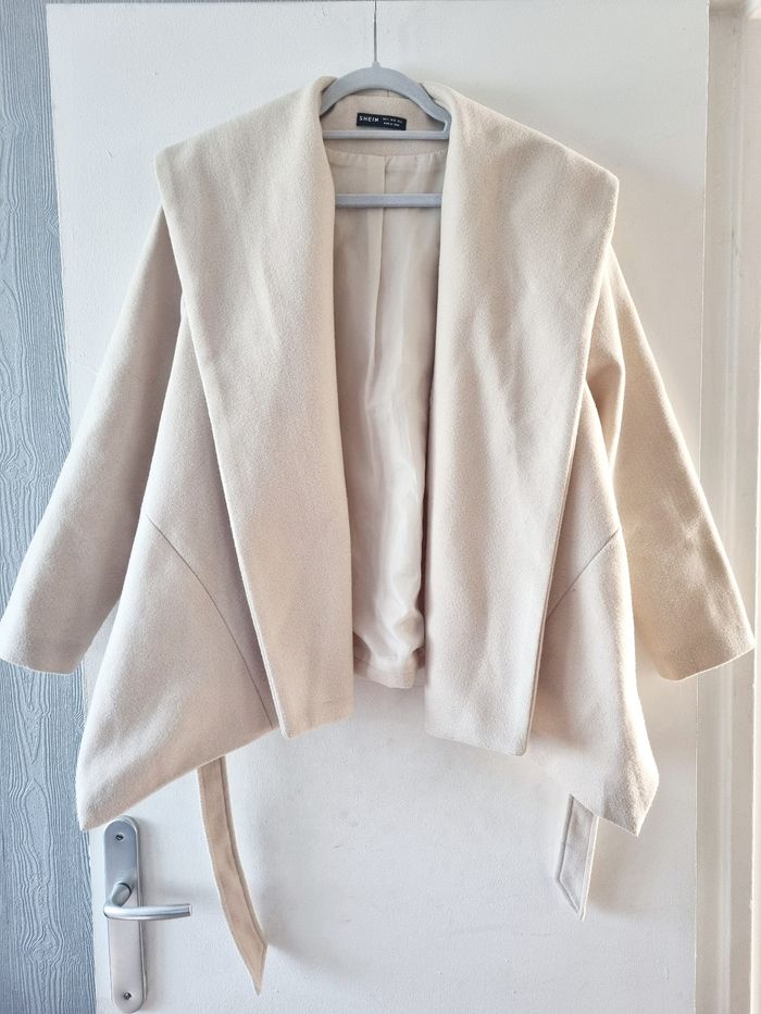 Manteau beige avec ceinture - photo numéro 3