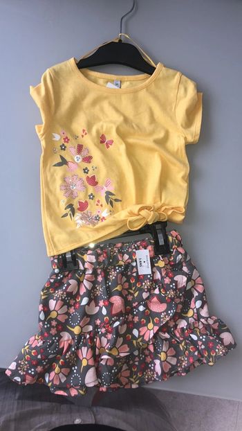 Ensemble t shirt fille 3 ans🌺 neuf avec étiquette
