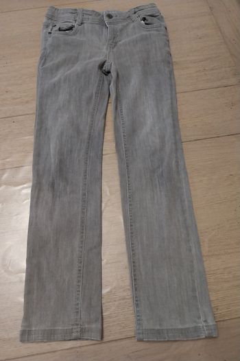 Jean garçon 9ans en bon état
