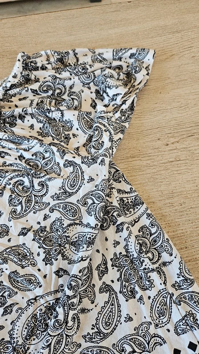 Blouse courte, manches courtes, noire et blanche, ESTVL, taille L, peu mise - photo numéro 5
