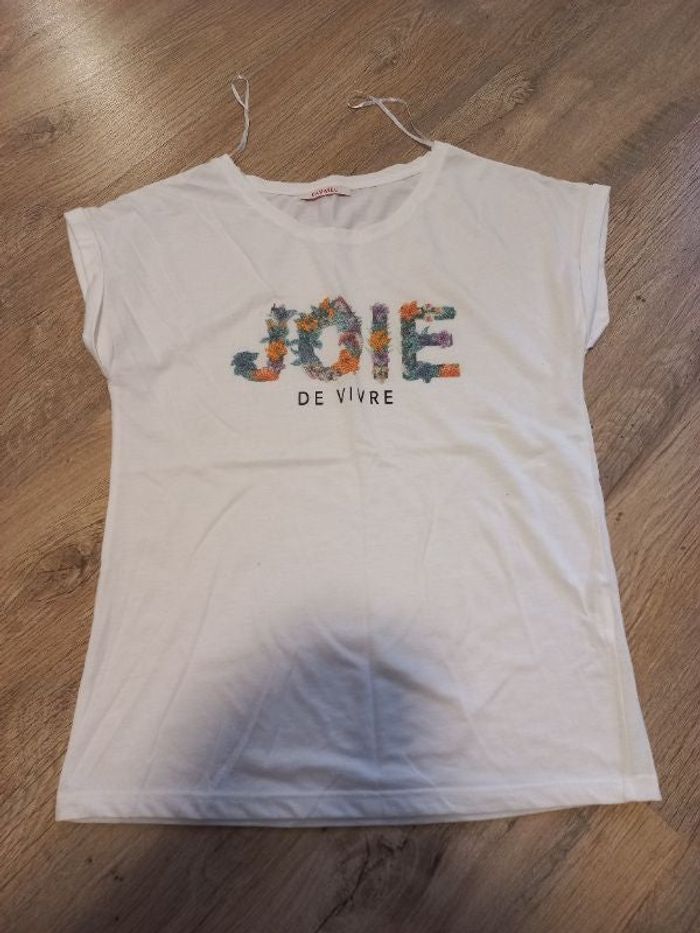 Tee shirt