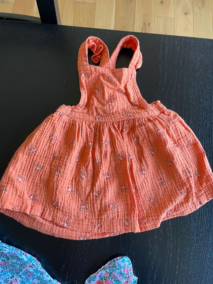 Lot 5 ensembles/robes 9 mois - photo numéro 6