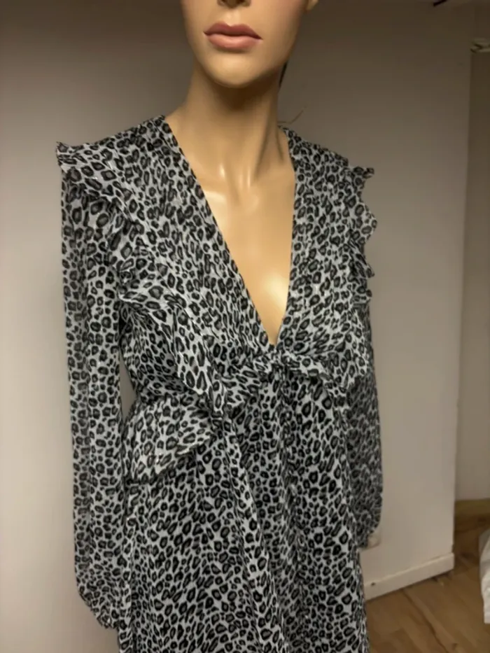 Robe neuve The Kooples – Taille 2 – Imprimé léopard chic - photo numéro 9