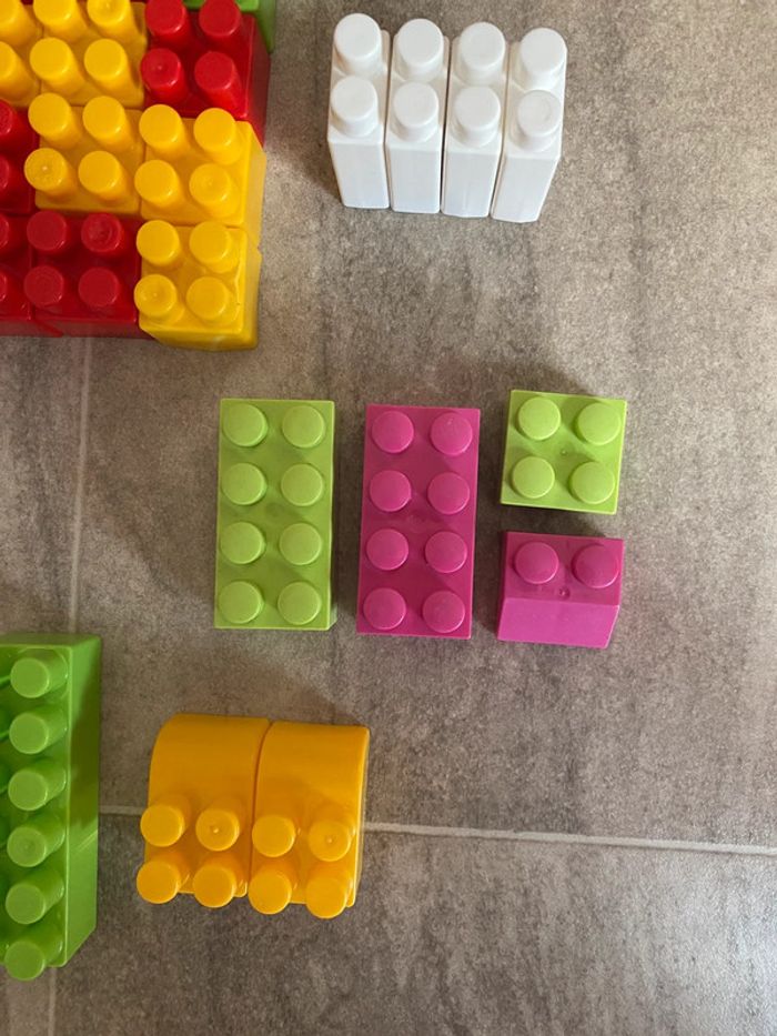 Lot de Lego Ecoiffier - photo numéro 2