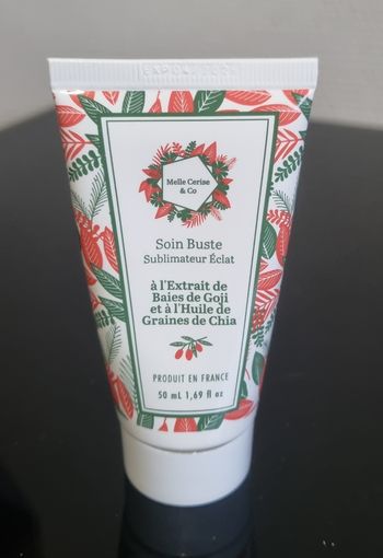 soin buste illuminateur eclat Mlle cerise & co