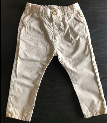 Pantalon chino Zara  en  très bon état  12-18mois