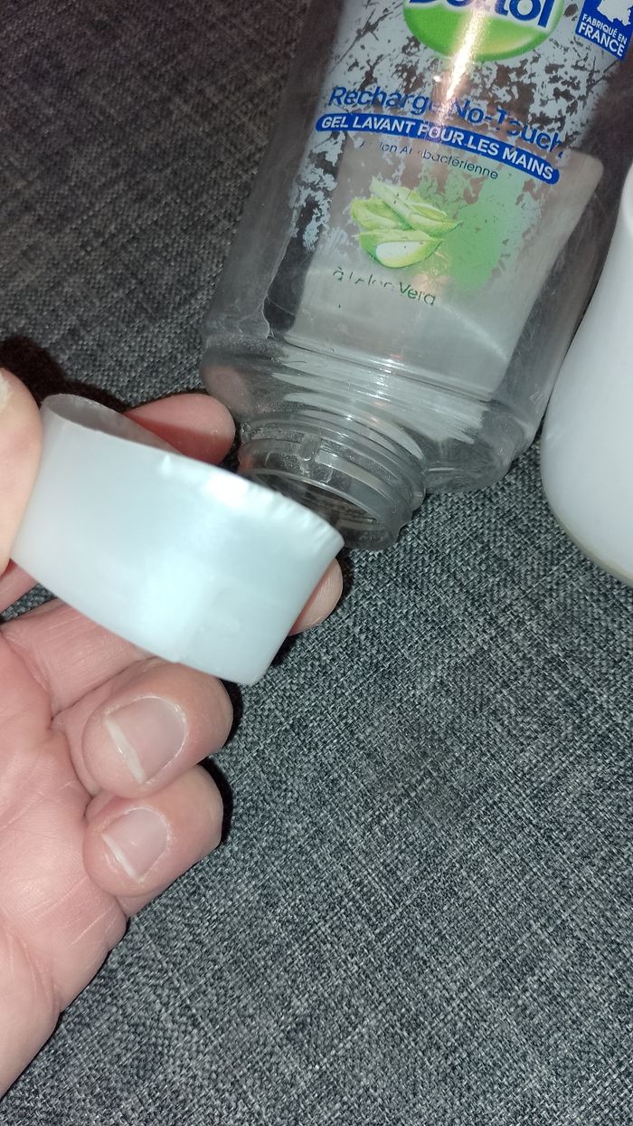 Dettol avec sa recharge - photo numéro 5