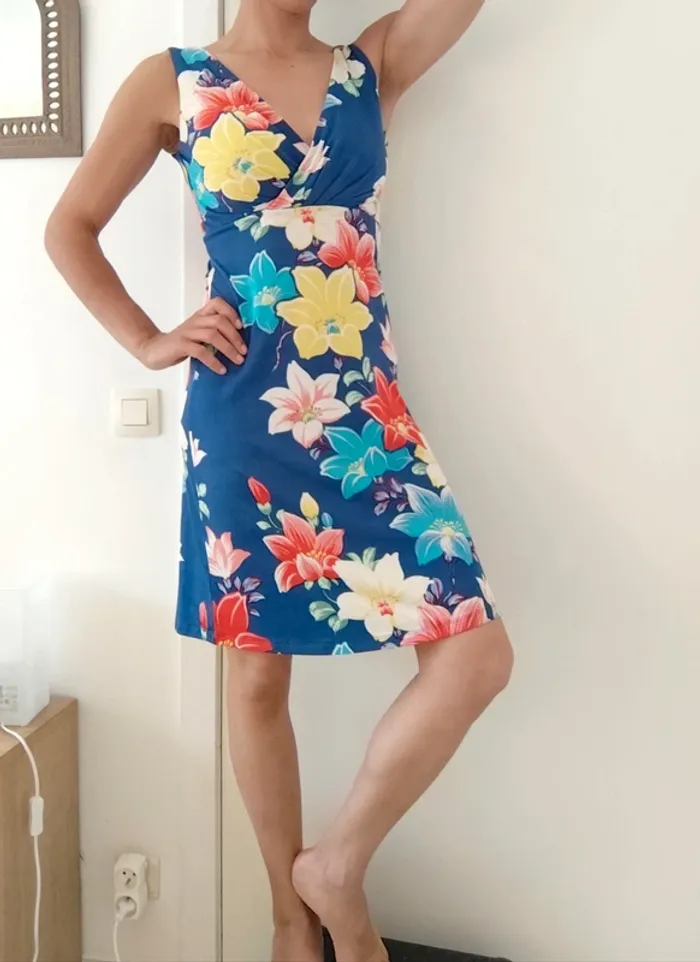 Superbe robe King Louie motifs fleurs colorées - photo numéro 3
