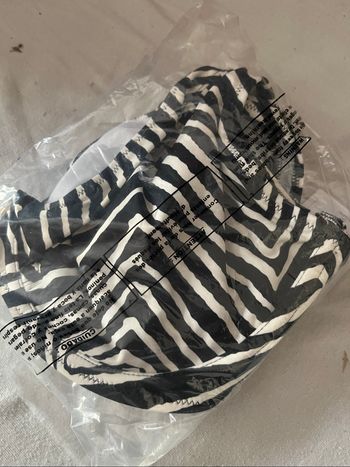 Haut Maillot de bain zébré de marque Freya  taille FR en 90H .