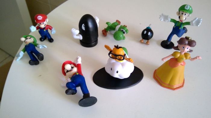 LOT FIGURINES SUPER MARIO
