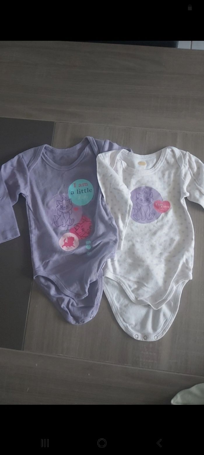 Lot de 4 bodys - photo numéro 2