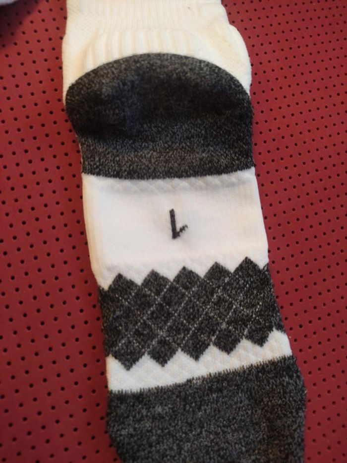 Chaussettes de foot Milan AC, Puma Authentique Officiel taille 31/34, Neuf - photo numéro 4