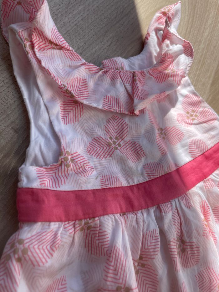 Robe obaibi 3 mois comme neuf - photo numéro 3