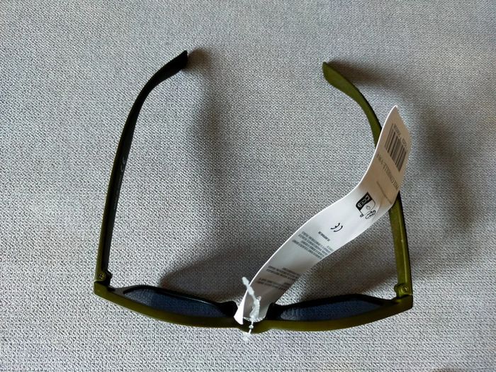 Lunettes de soleil vert kaki – neuves avec étiquette - photo numéro 3