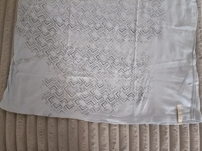 T-shirt guess taille XL - photo numéro 2