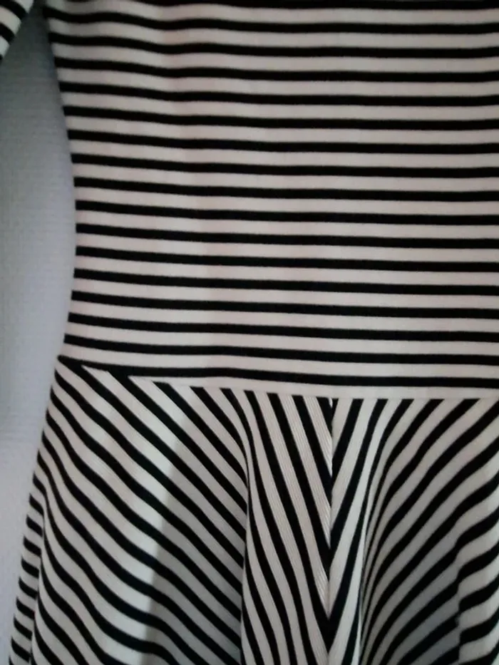 robe zara fille M 16-17ans - photo numéro 5