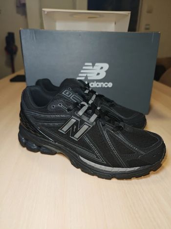New Balance U1906 rjb Triple Noir neuf en 44,5