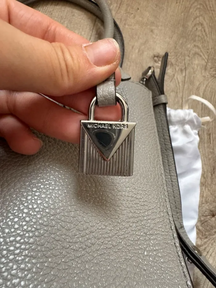 Sac bandoulière Mickael kors - photo numéro 5