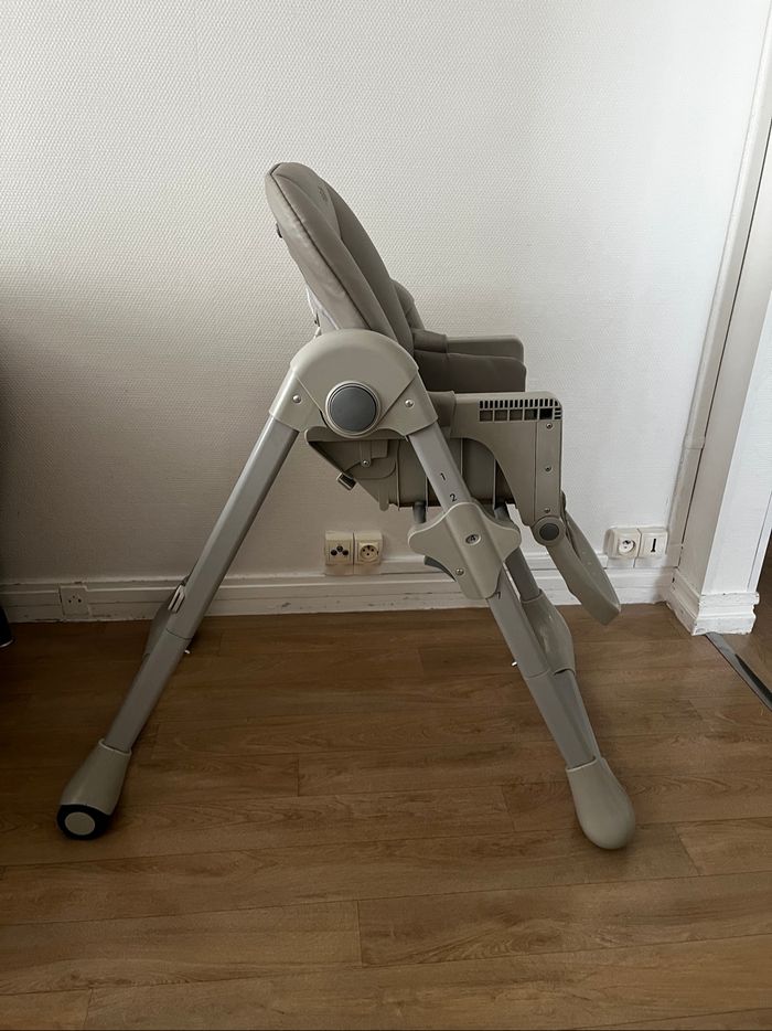 Chaise haute - photo numéro 4