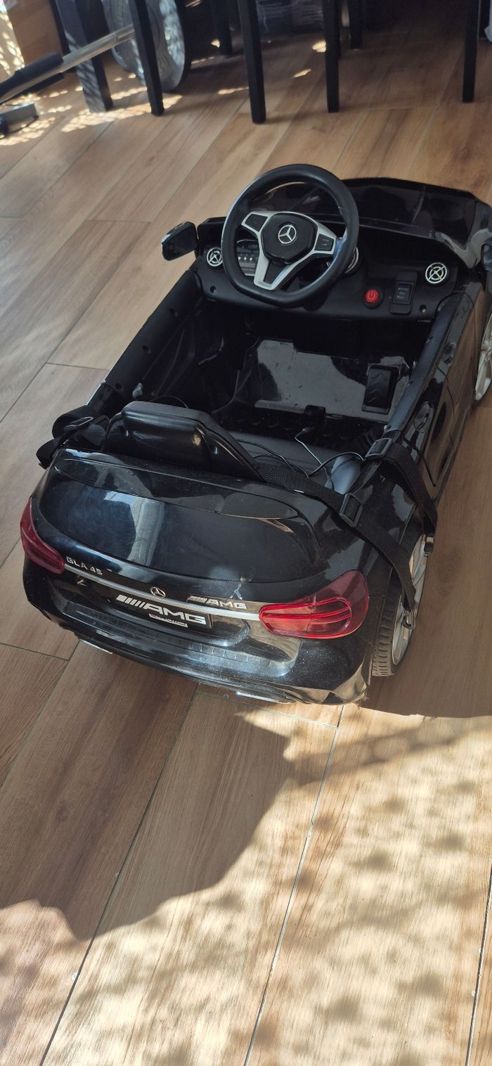 Voiture électrique Mercedes GLA - photo numéro 3
