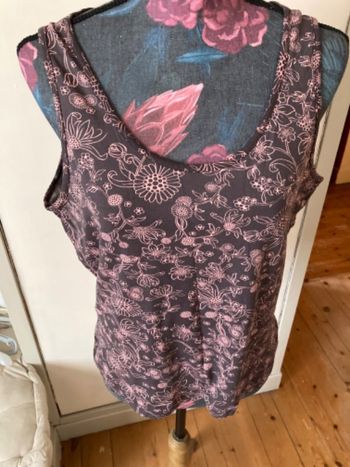 Joli débardeur 46/48