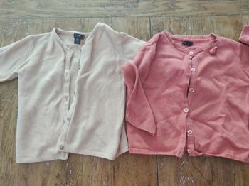 Lot 2 gilets 18 mois kiabi