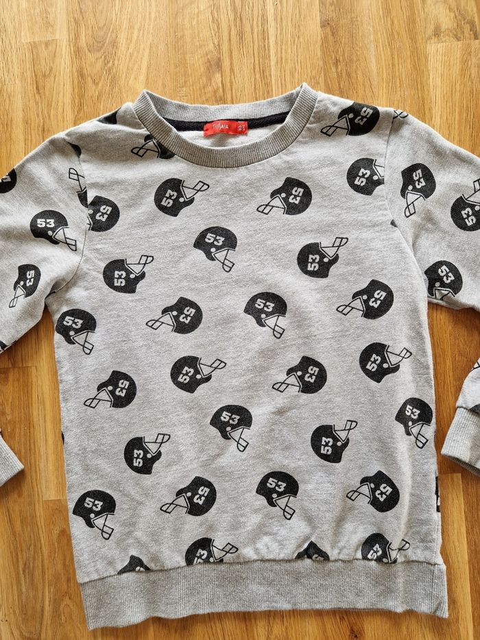 Pull en très bon état taille 10ans - photo numéro 2