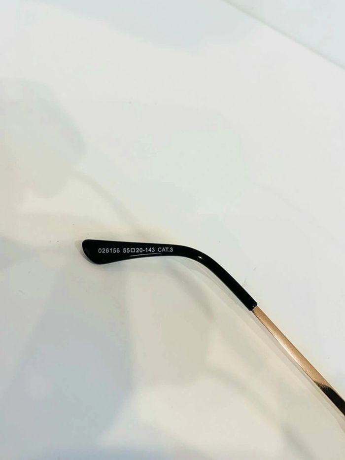 Lunette de soleil femme noire et dorée verres dégradés UV protection catégorie 3 - photo numéro 7