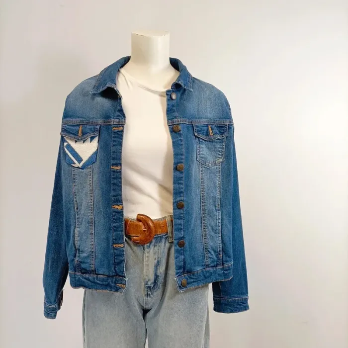Veste en jeans upcyclé Amité Partage - Esmara - T44 - Jean brossé Upcycling Créateur - A170 - photo numéro 2