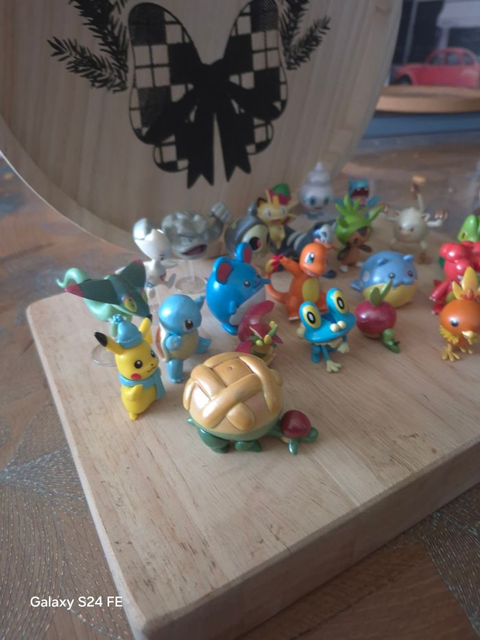 Lot 22 figurines Pokémon pikachu, salamèche, carapuce & rares - photo numéro 4