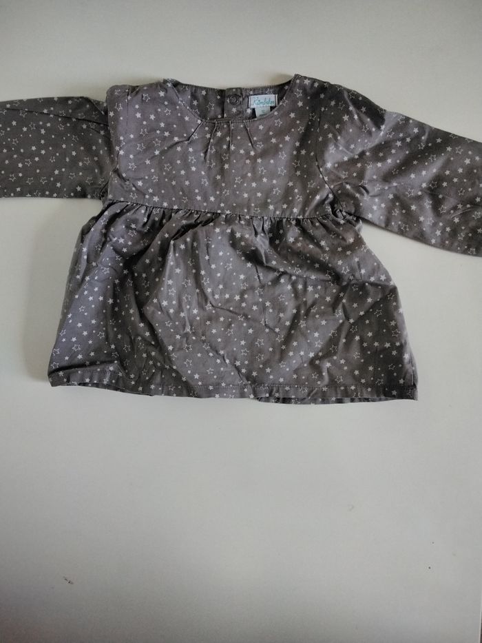 Petit haut à étoiles