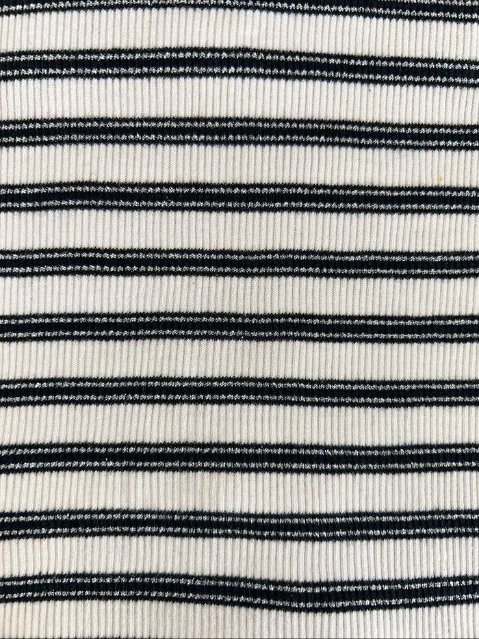 T-shirt noir et blanc 10ans - photo numéro 6
