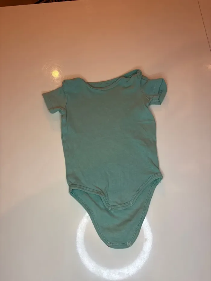 lot de bodies - photo numéro 2