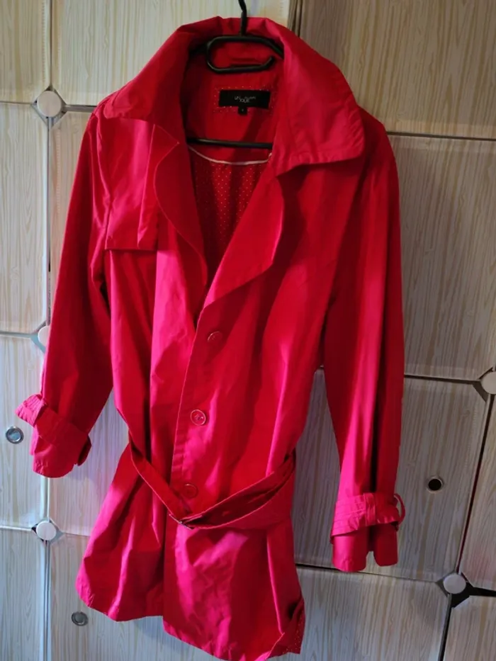 Trench-coat