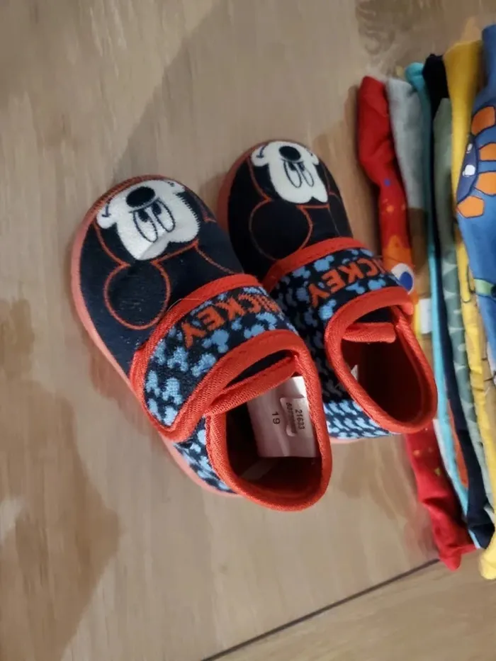Pantoufles Mickey mouse taille 19 - photo numéro 3