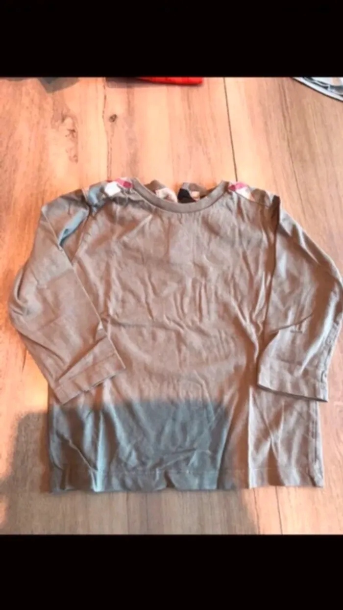 T-shirt manches longues Burberry taille 18 ans